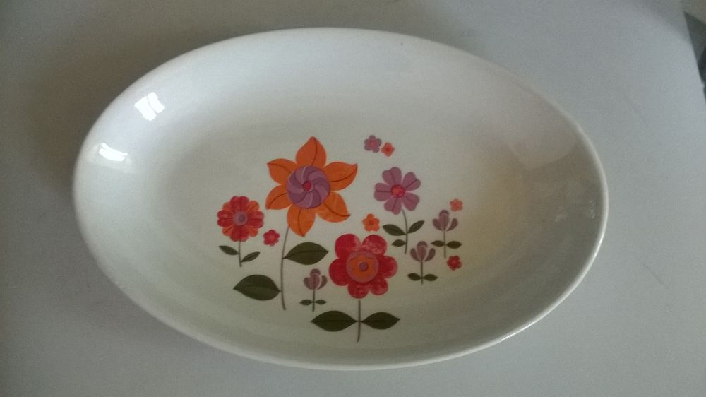 Plat
Marque Moulin Des Loups
Excellent etat
En c�ramique
5 Talange (57)