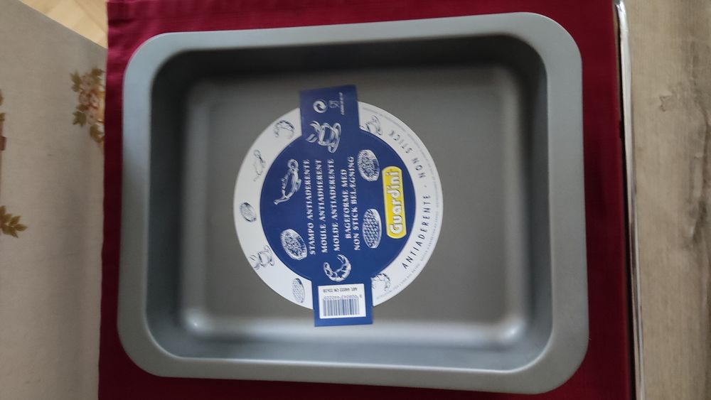 Plat ,moule pour four
3 Nancy (54)