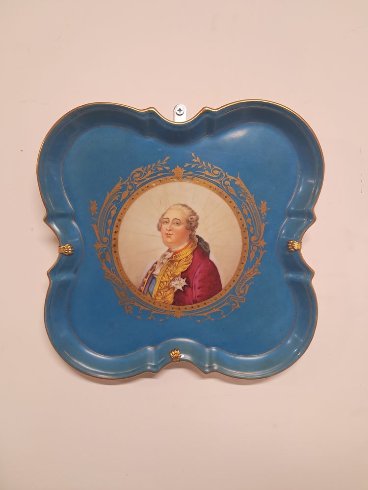 Plat en porcelaine ancien 129 Ch�teau-l'�v�que (24)