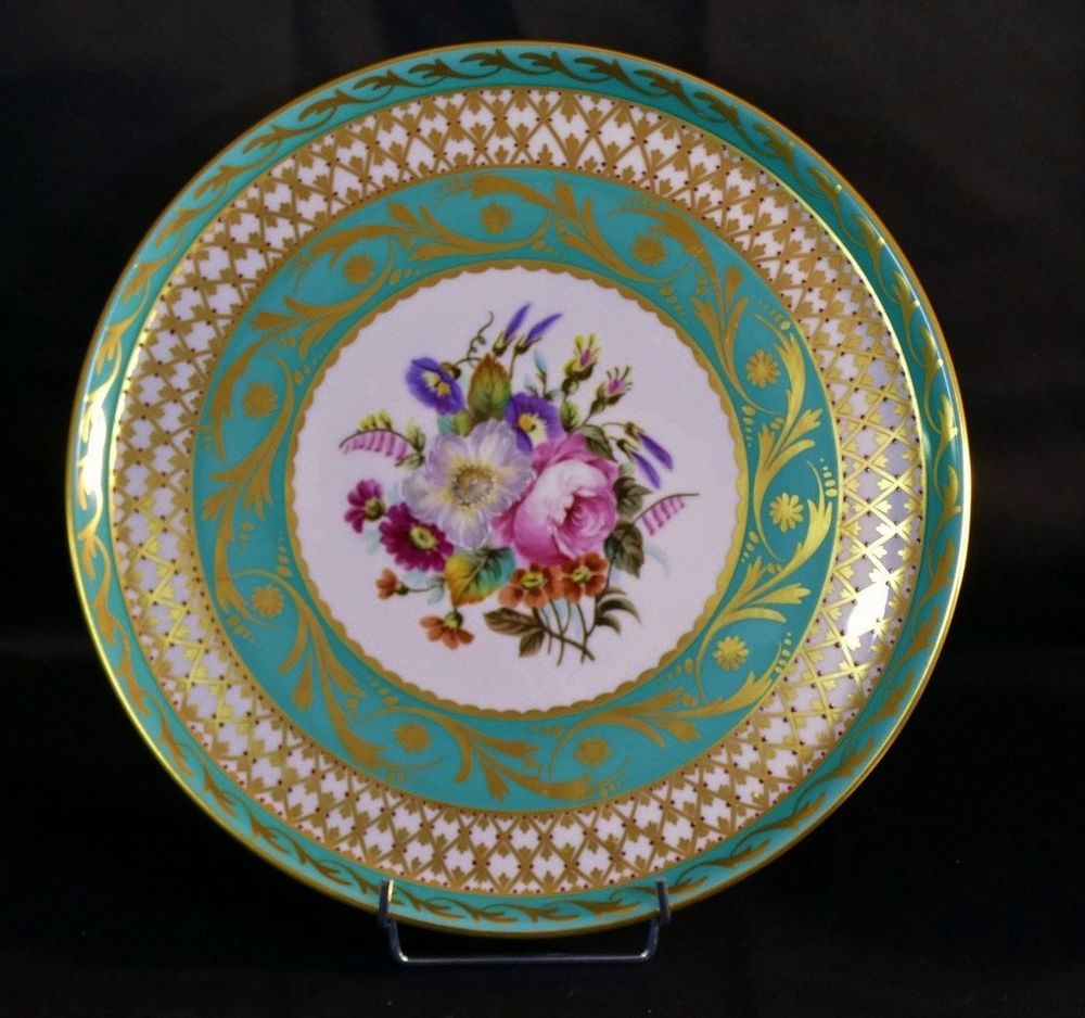 Plat En Porcelaine De Limoges, Peint � La Main Et Dor� 310 Metz (57)