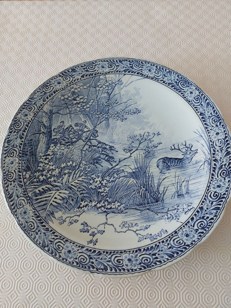 Plat de service en fa�ence bleue de DELFTS (Hollande) 25 Monts�rs (53)