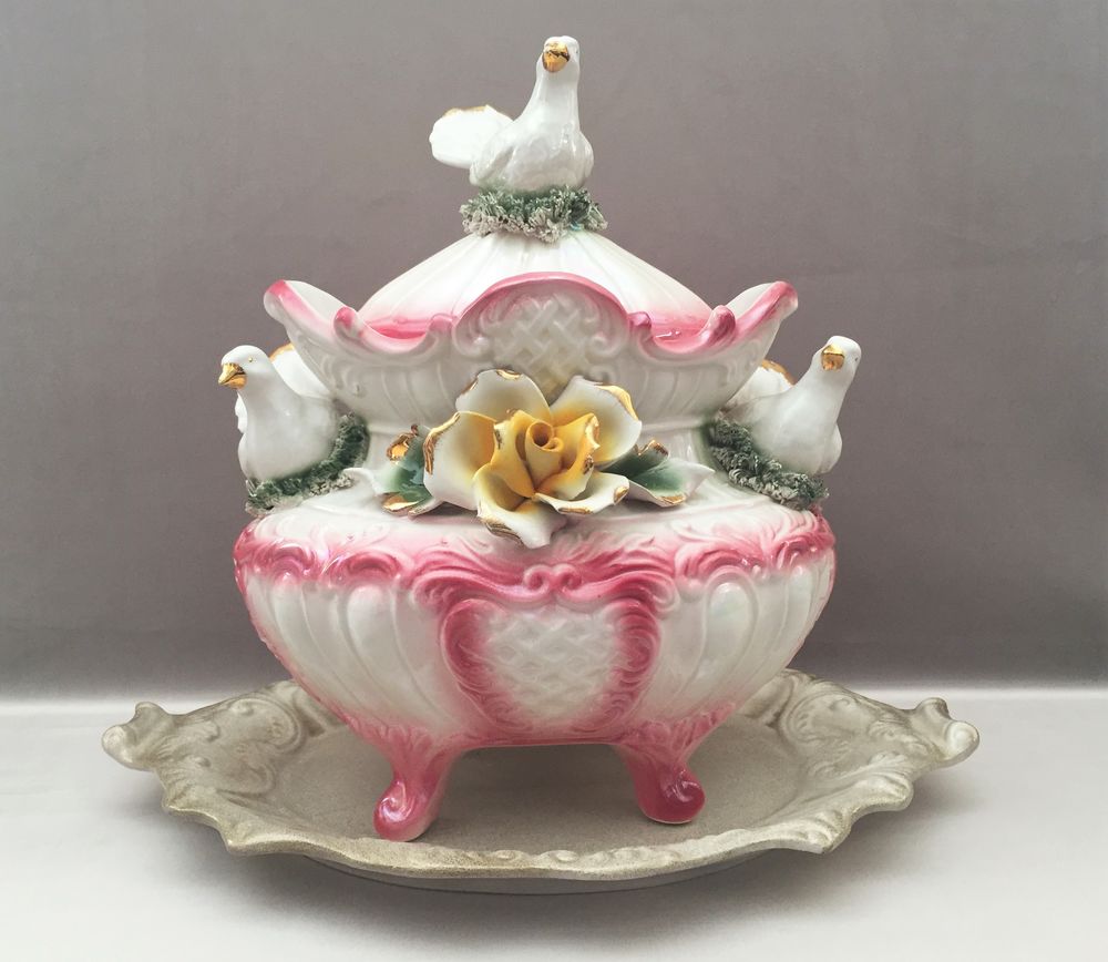 PLAT DE SERVICE SOUPI�RE ANCIENNE FA�ENCE ROCOCO KITCH Art 89 Marseille 11 (13)