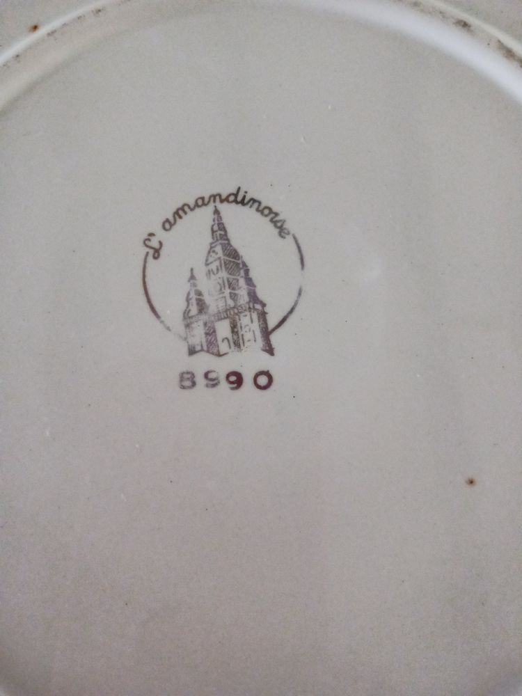 Plat � tarte  l'amandinoise  poin�onn� et num�rot� 28 cm 20 Marchiennes (59)