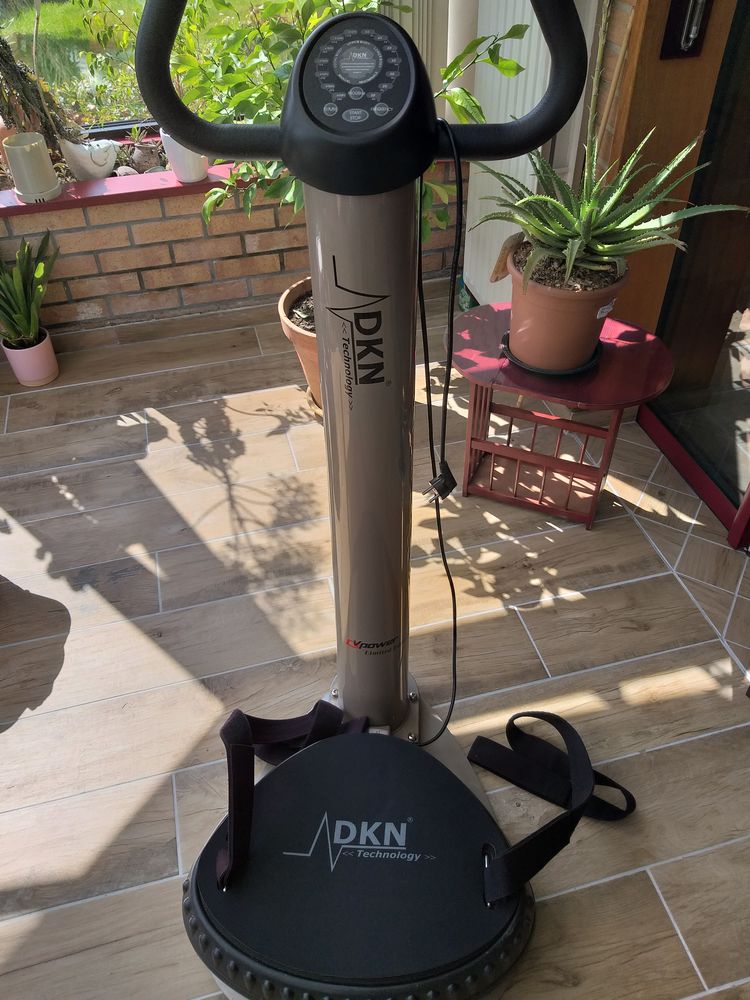 Plate forme vibrante POWER PLATE DKM 100 Ostreville (62)