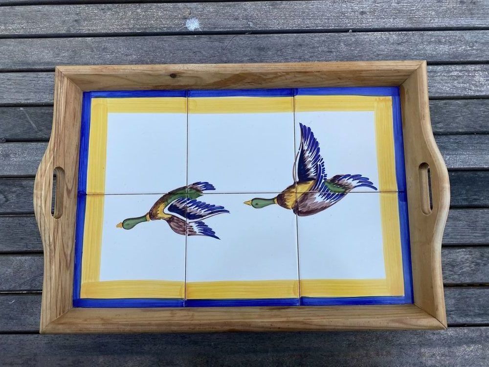 Plateau bois et fa�ence d�cor� d'un vol de canards 20 Chartres (28)