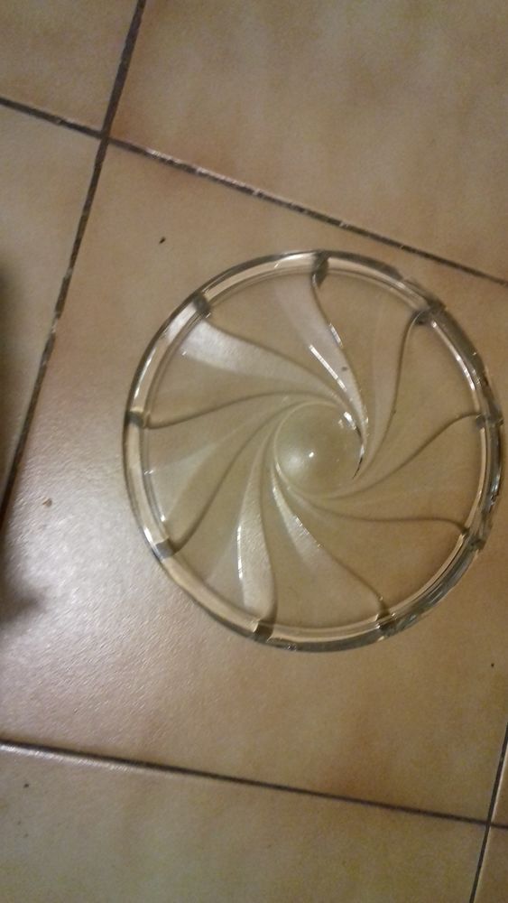  Plateau  en cristal d'arques
30 Sept�mes-les-Vallons (13)