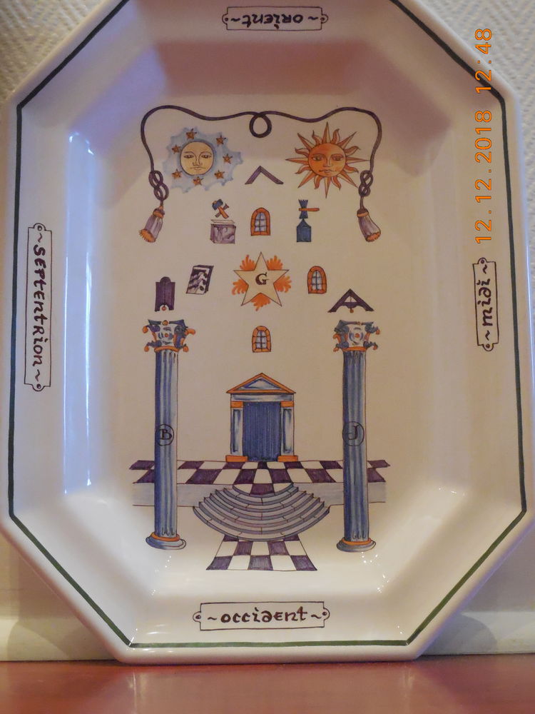 Plateau fa�ence Moustiers Sainte et Mug d�cor   Ma�onnique  0 Tours (37)