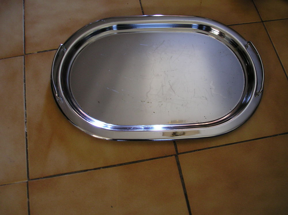 Plateau inox avec poign�es de transport
25 Sept�mes-les-Vallons (13)