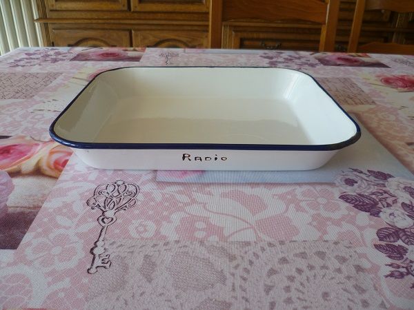 Plateau m�tal porcelaine Hopital vintage ancien brocante 12 F�ves (57)