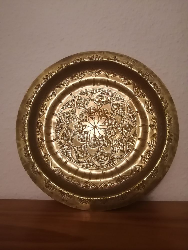 Plateau oriental d�coratif en laiton cisel� 20 Habsheim (68)