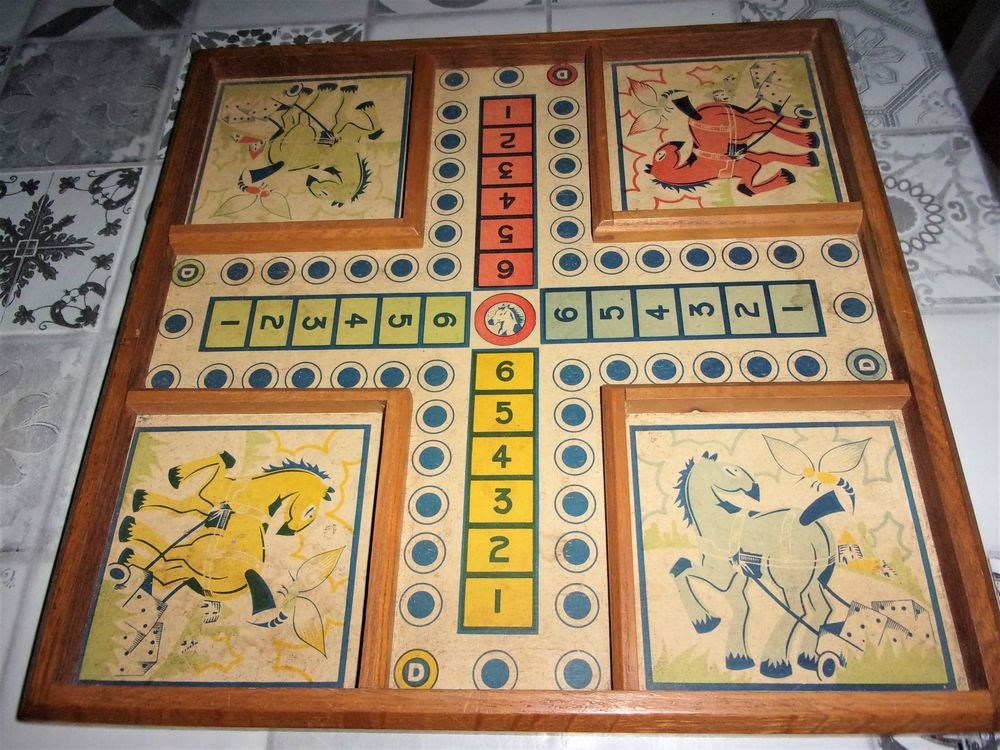 Plateau Petits chevaux 10 Concarneau (29)