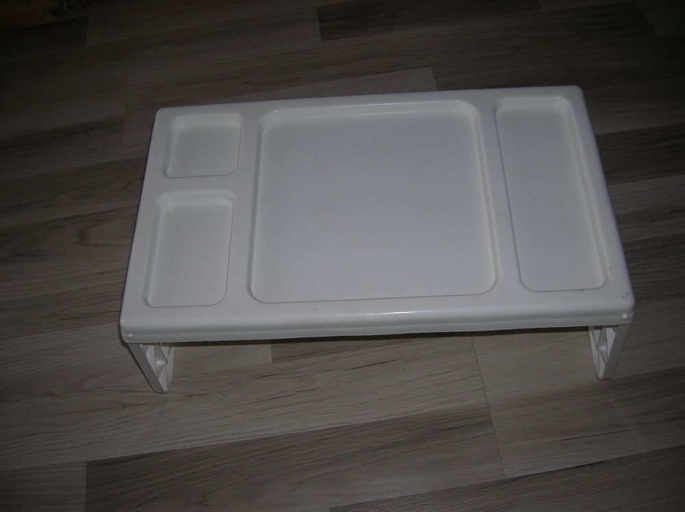 plateau repas, coussin anti escarres, barre d'appui ,bassin
15 Reims (51)