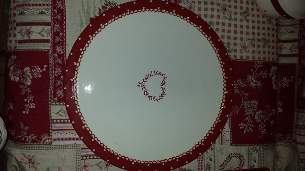 PLATEAU ROUGE ET BLANC AMADEUS 20 Triel-sur-Seine (78)