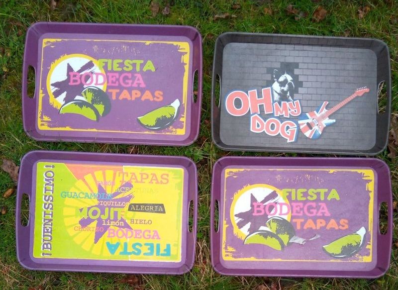 4 plateaux plastique de service th�me anglais ou espagnol 0 Beauchamp (95)