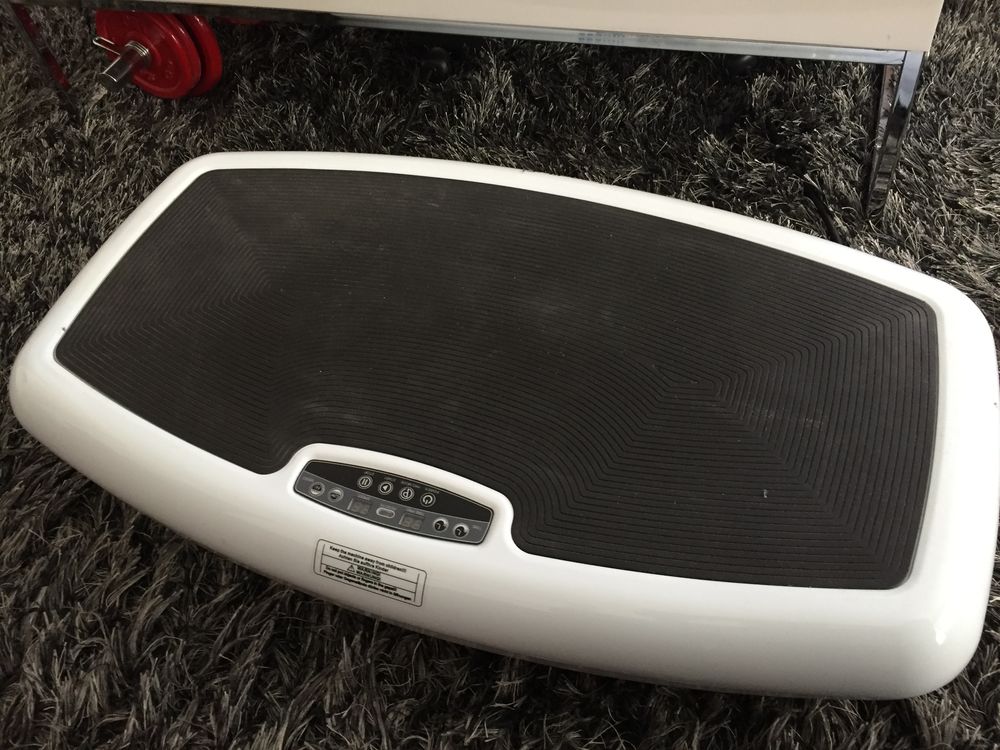 Plateforme vibrante et oscillante SKANDIKA Fitness 140 Paris 12 (75)