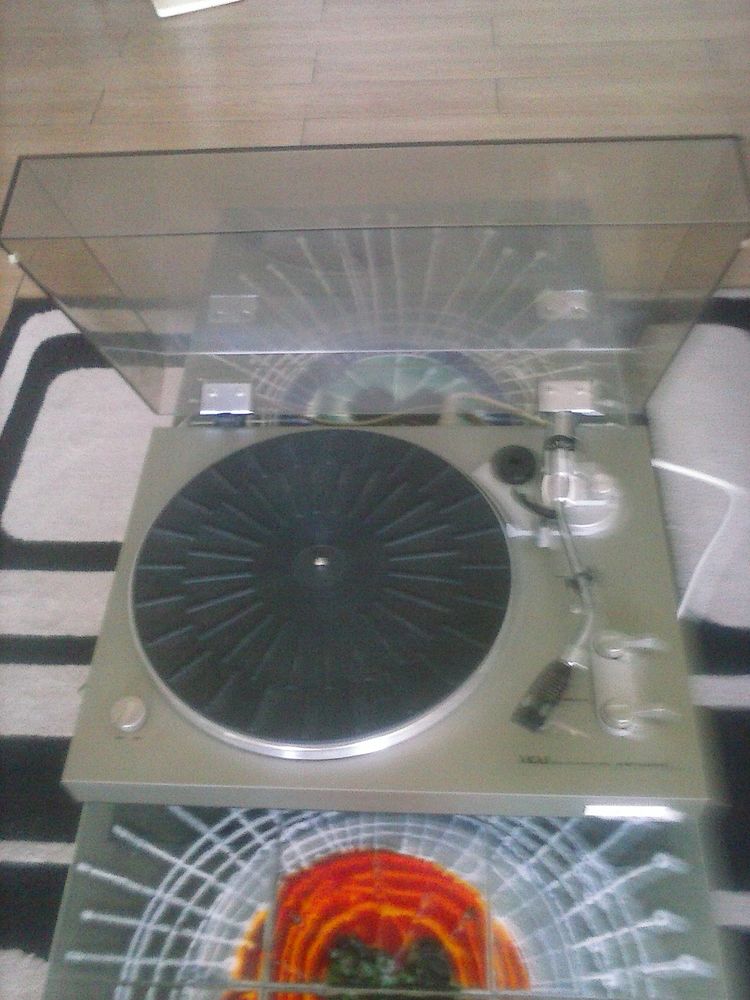 Tourne-disque AKAI AP-D30 Canton Genève