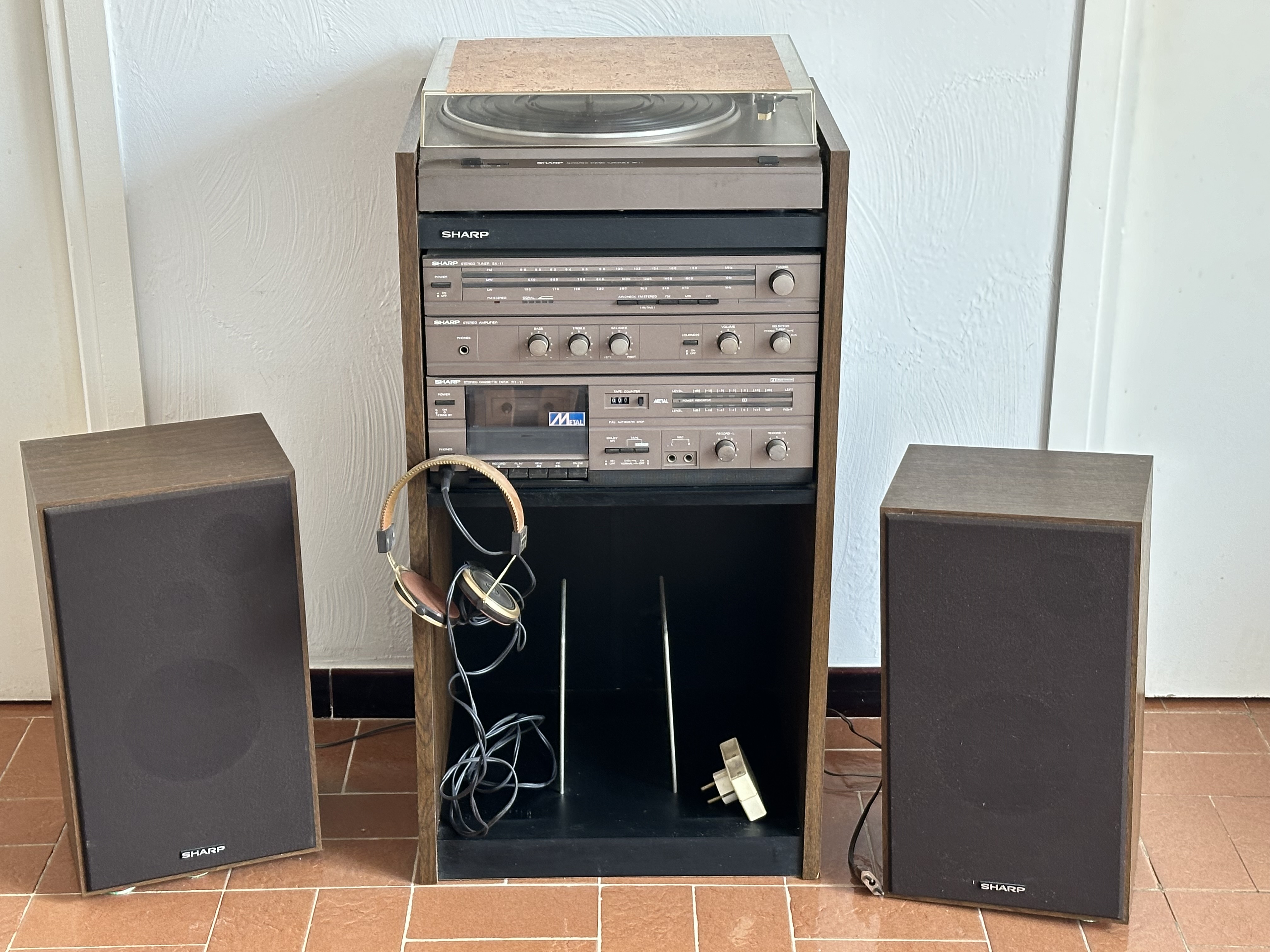Platine tourne disque, cassettes et tuner st�r�ophonique 180 Le Lavandou (83)
