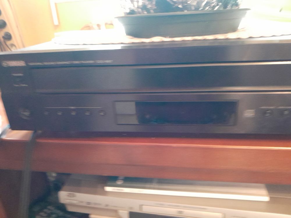 Platine 5 cd Yamaha tr�s bon etat de march� � saisir 0 Nomain (59)