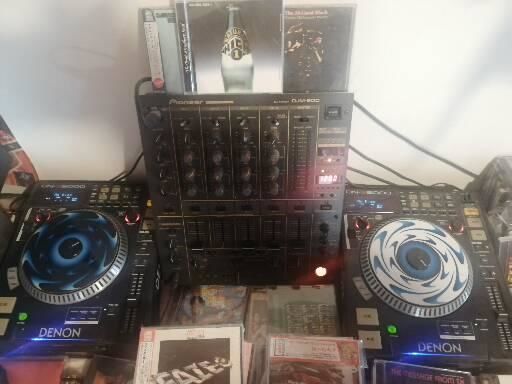 2 platines DENON 5000 et 1 table mixage Pioneer Djm600 0 Limay (78)