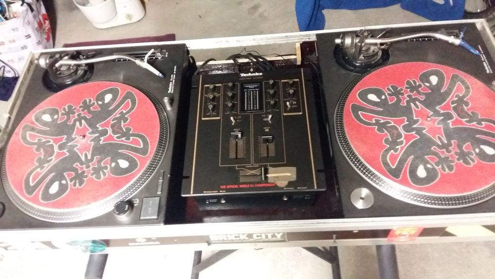 Platines Technics SL-1200 MK2 + table de mixage SH-EX1200 1200 Caumont-sur-Durance (84)