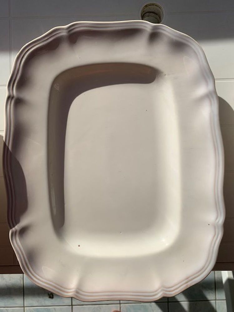 3 plats en faience. 25 Antibes (06)