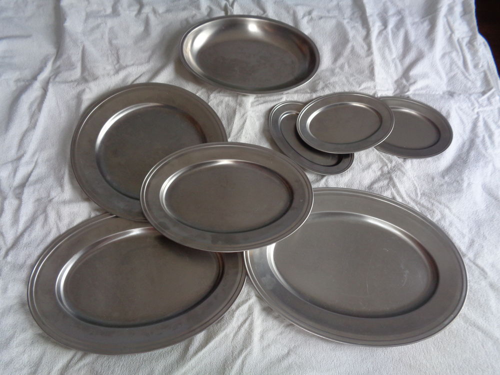 Lot de 8 plats en inox massif Guy Degrenne 80 Le Coteau (42)