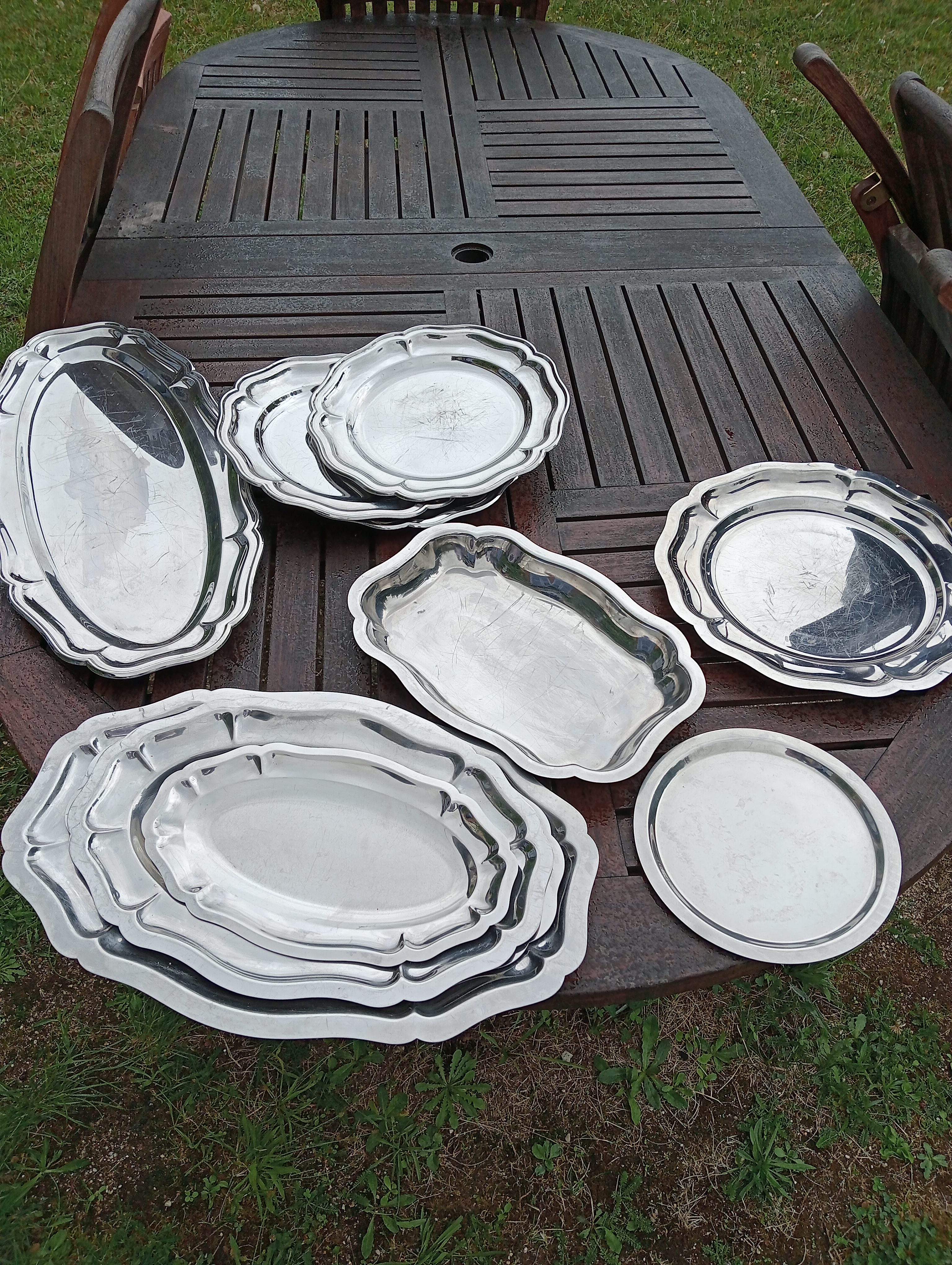 Lot de 10 plats inox 0 Aillant-sur-Tholon (89)