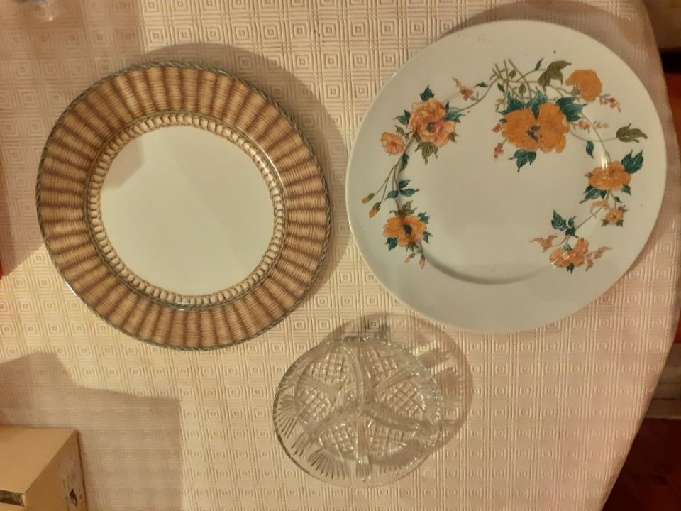 2 plats porcelaine de limoges et 1 plat ap�ritif 28 Bezons (95)
