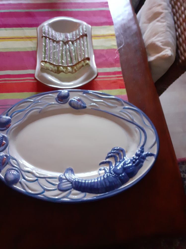 2 plats de service 10 Ille-sur-T�t (66)