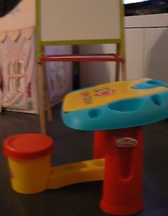 Play Doh - Mon premier bureau 2/7 ans en bonne �tat 25 Nice (06)