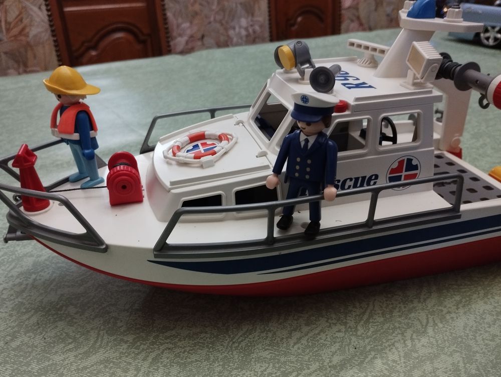 PLAYMOBIL BATEAU (2000) + BATEAU DE SECOURS + PERSONNAGES 35 Le Quesnoy (59)