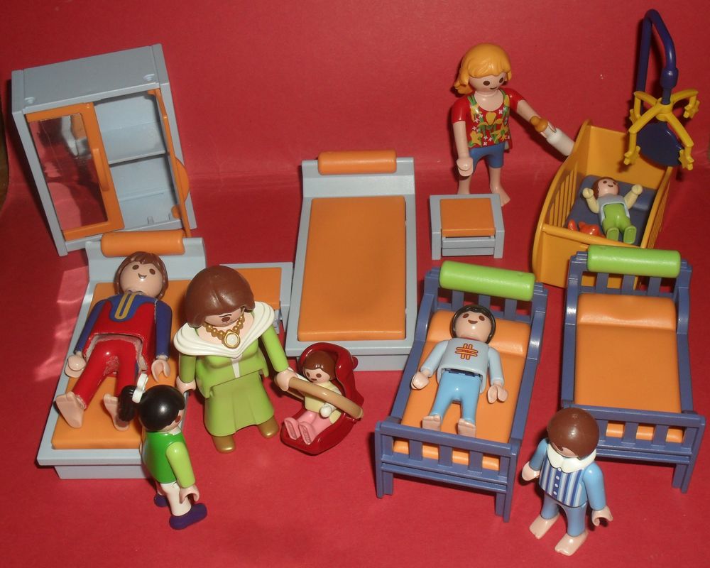 Playmobil chambre � coucher et personnages. 15 Montreuil (93)