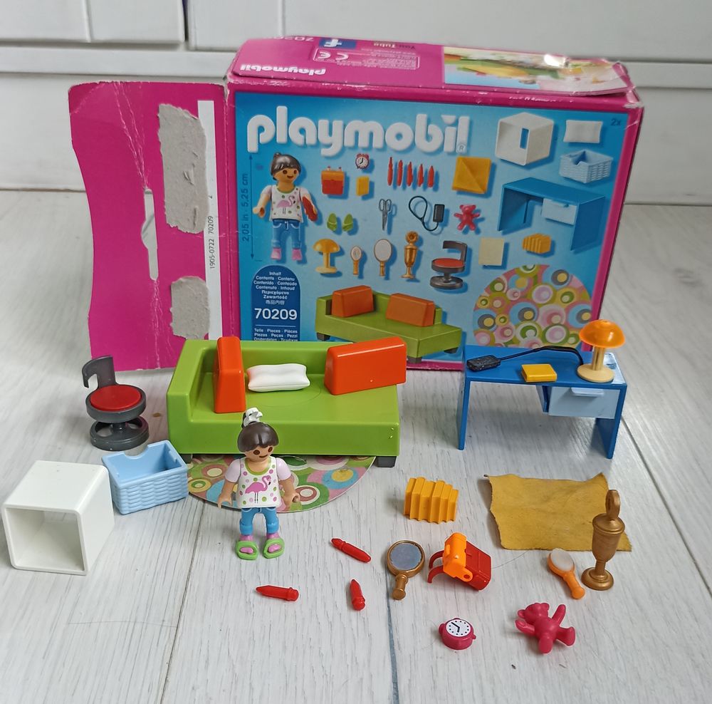 playmobil dollhouse
N� 70209
20 Grand-Charmont (25)