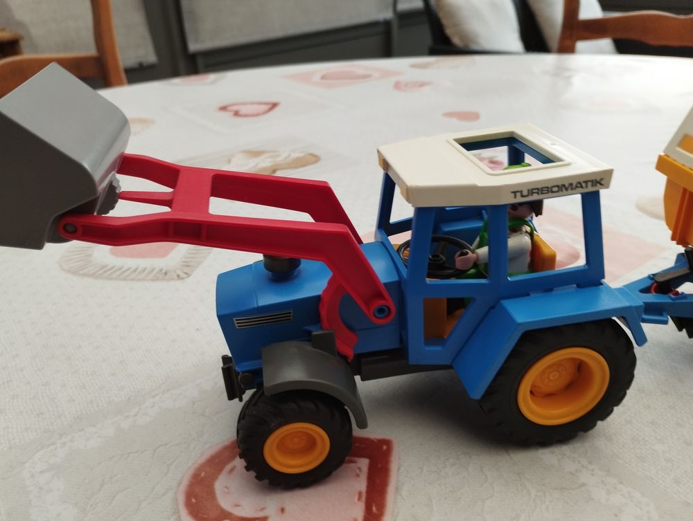 PLAYMOBIL TRACTEUR (1999/2001) AVEC REMORQUE ET FERMIER 30 Le Quesnoy (59)