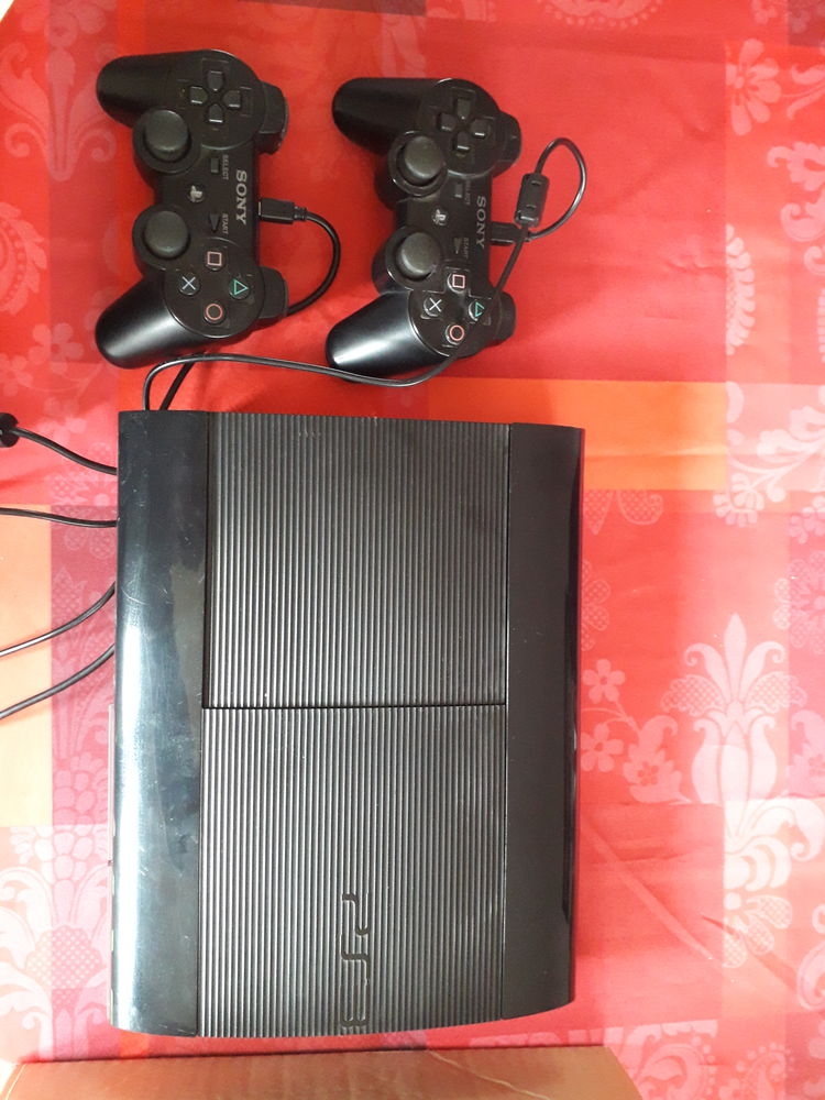 playstation 3  avec deux manettes 60 La Chapelle-d'Armenti�res (59)