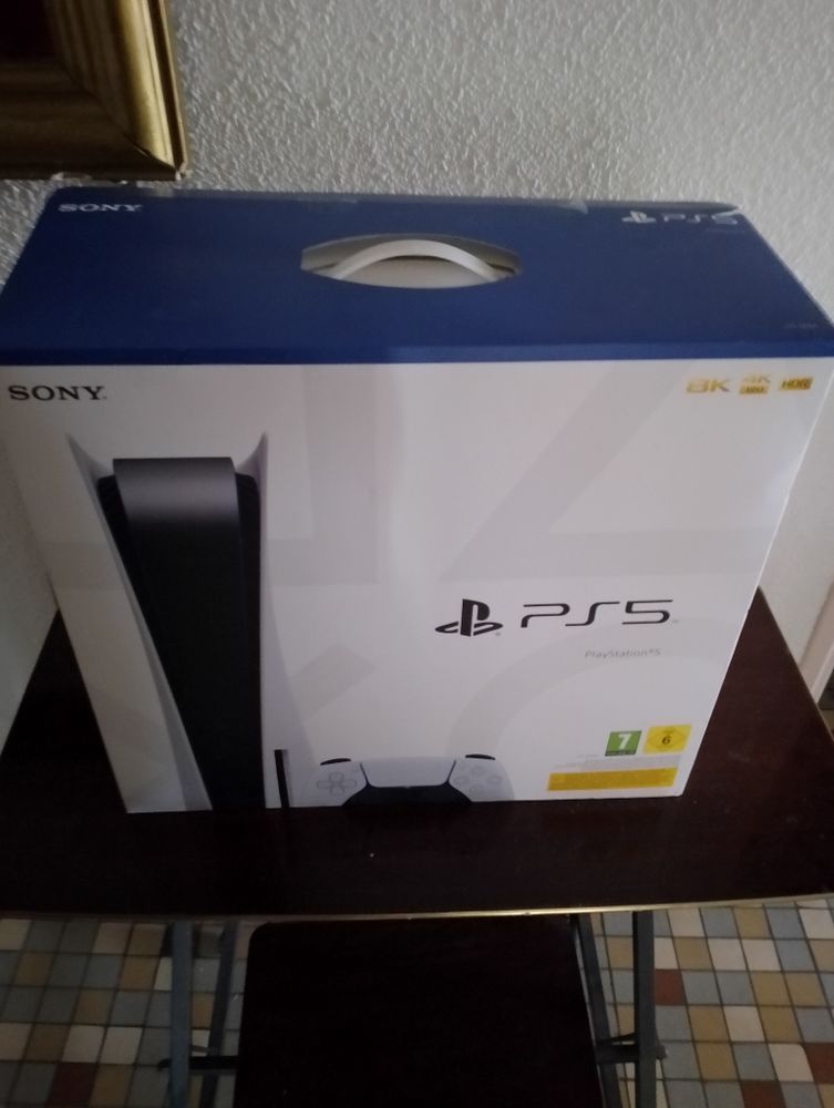 PlayStation 5 avec une manette 500 La Seyne-sur-Mer (83)