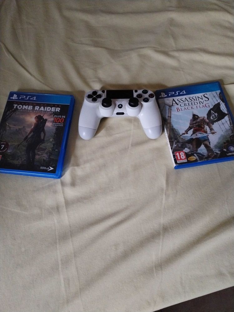 Playstation 4 collector + 2 jeux 150 Redessan (30)