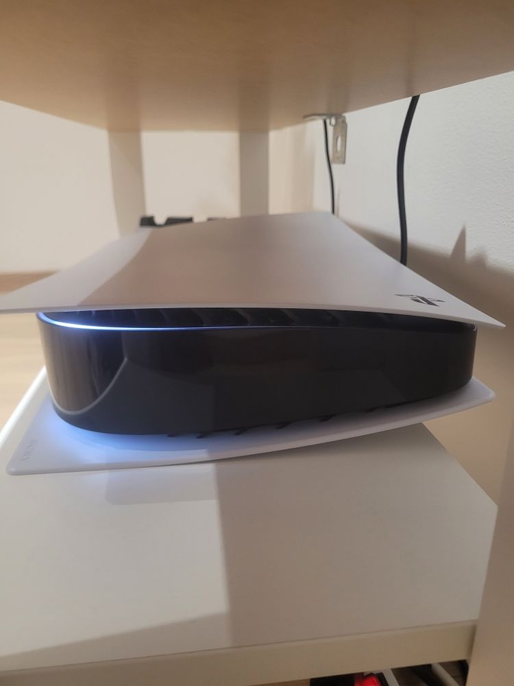 Playstation 5, deux manettes et un chargeur 350 Saint-Jean-en-Royans (26)