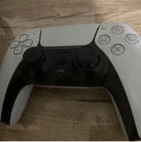 PlayStation 5 une manette fifa 25 et 26 casque  tr�s bonne �tat 380 Rouen (76)