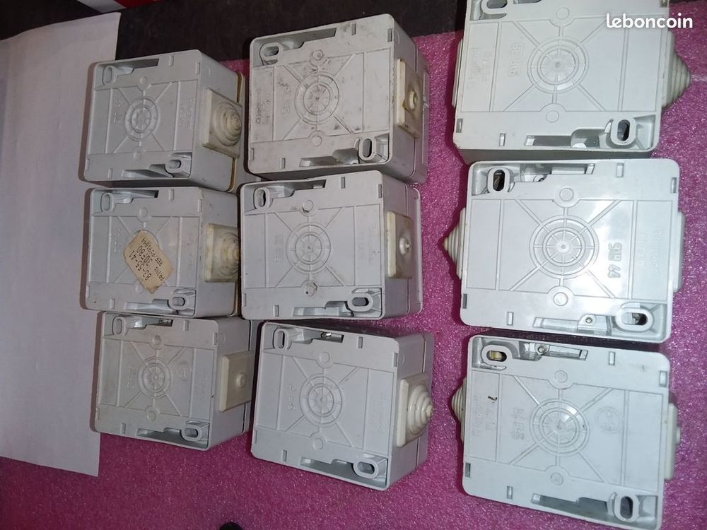 Lot n+60 plexo pc2p+t / interrupteurs 9 articles 52 Serres-Castet (64)