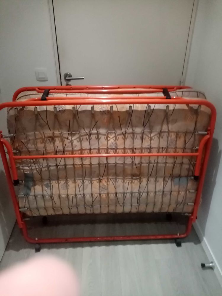 lit pliable avec la roulette 150 Biarritz (64)