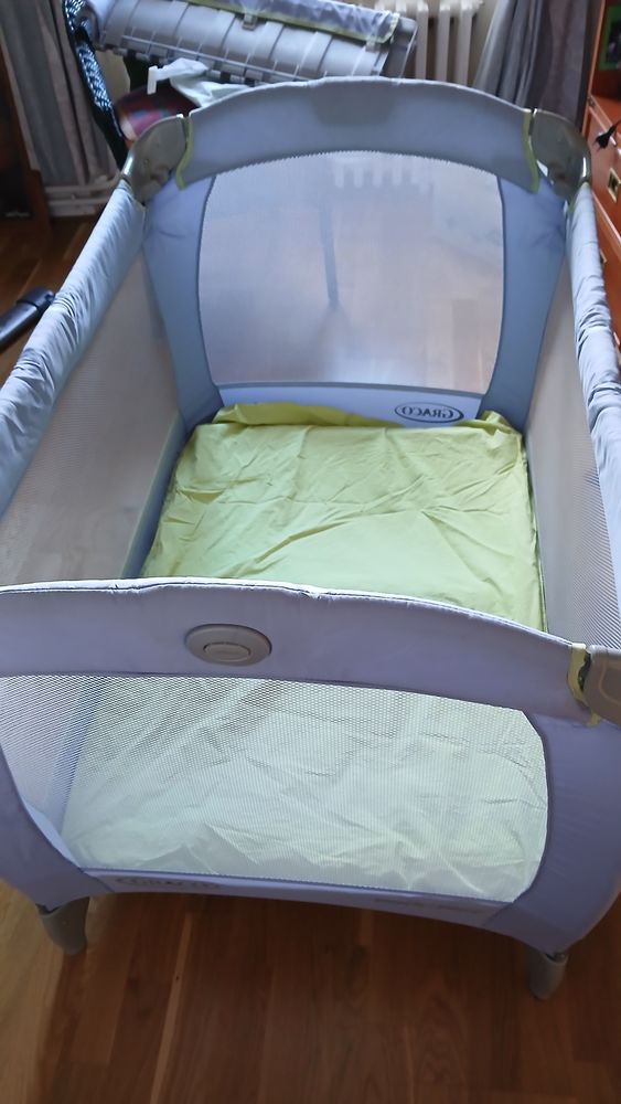 Lit pliable BB et jeune enfant. 25 Cheptainville (91)