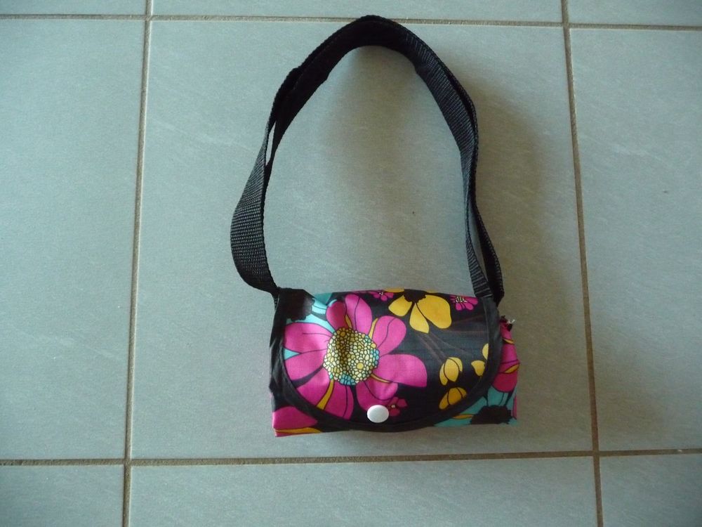 Sac pliable motifs flowers power - Neuf 10 Celles-sur-Belle (79)