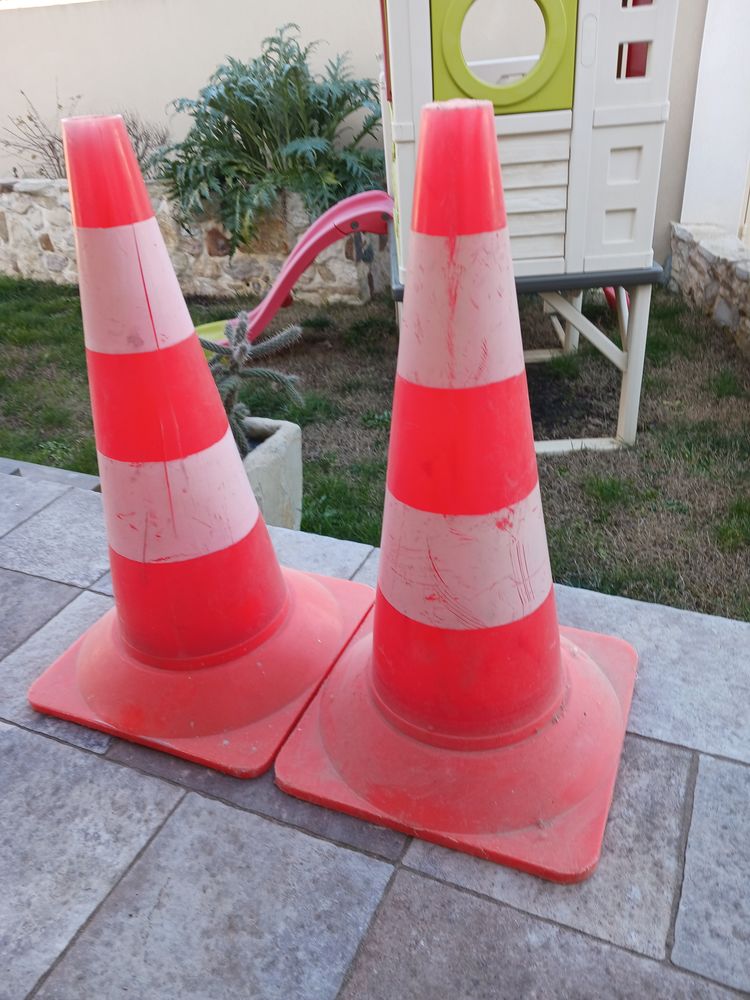 Plots de signalisation 10 N�mes (30)