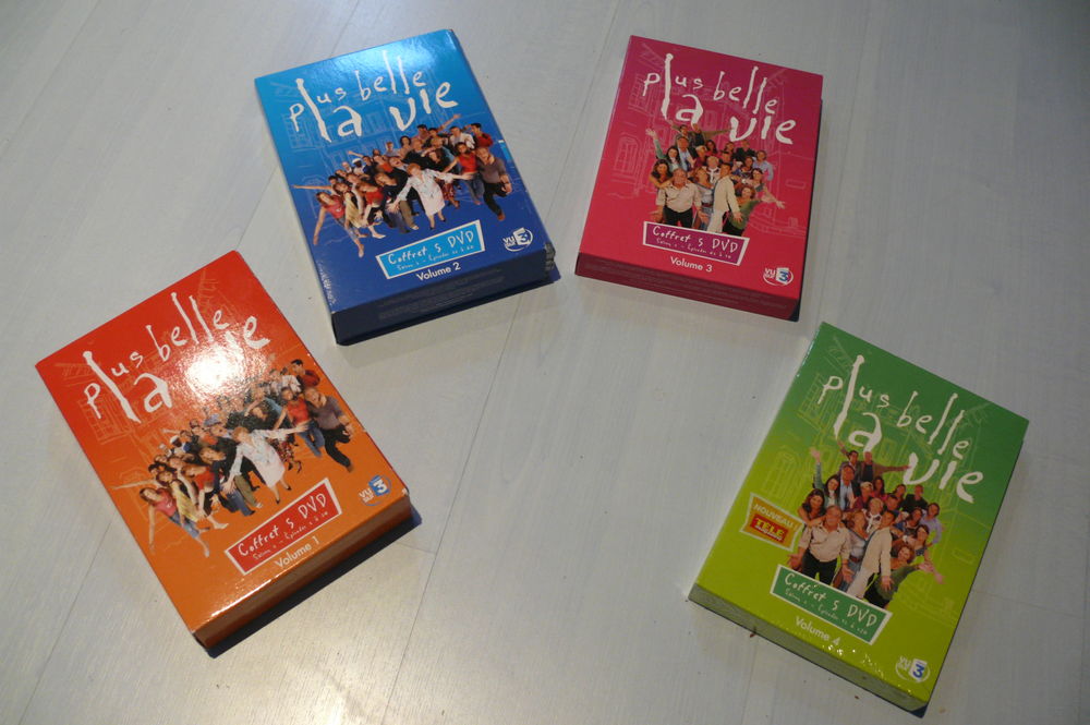 ''Plus belle la vie''    Coffrets 1, 2, 3 & 4 10 Saint-Sim�on-de-Bressieux (38)