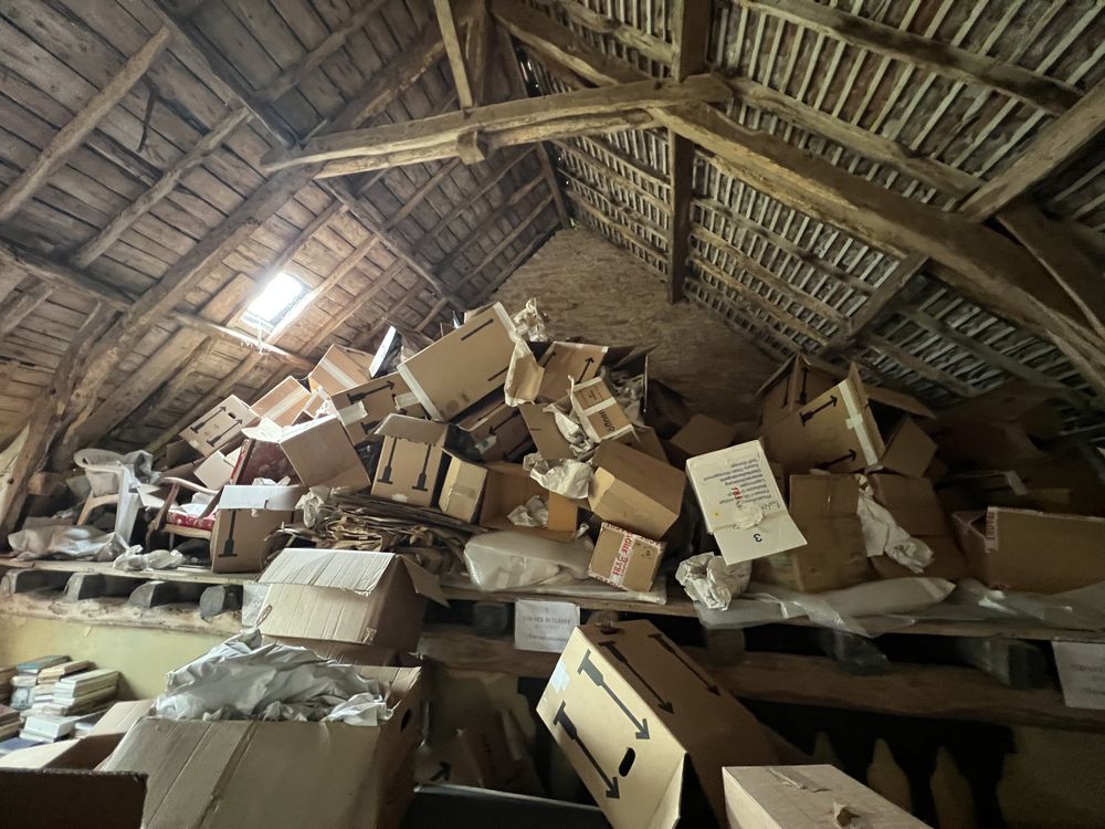 Plus que 100 cartons de d�m�nagement . 0 Strenquels (46)