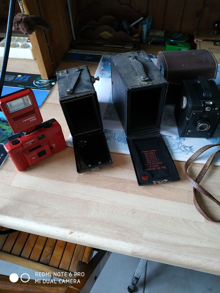 Plusieurs appareils photos avec �tuisNIMEX X140 0 Cluses (74)