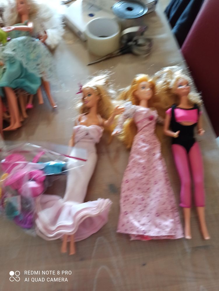 Plusieurs barbies habill�s 5euros l'une 5 H�r�pian (34)