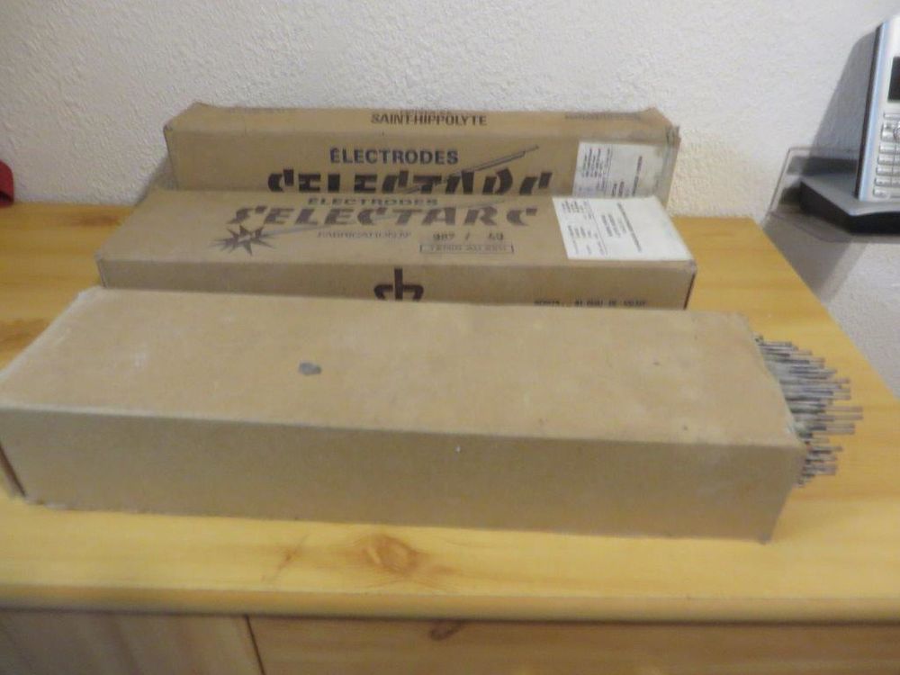 Lot de plusieurs boite soudure � l'arc de 3,2 . 0 Dung (25)