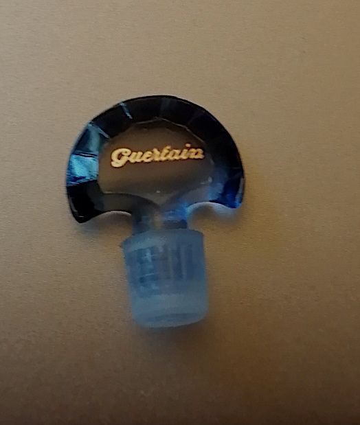 plusieurs bouchons de parfum GUERLAIN 8 Neuilly-sur-Seine (92)